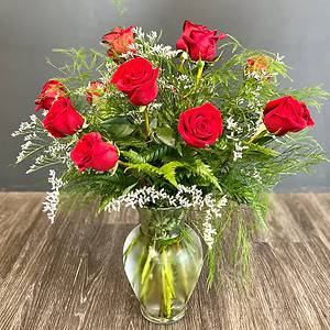 Classic Dozen Roses