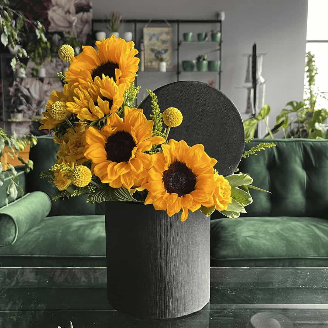 Sunflowers in a hat baox